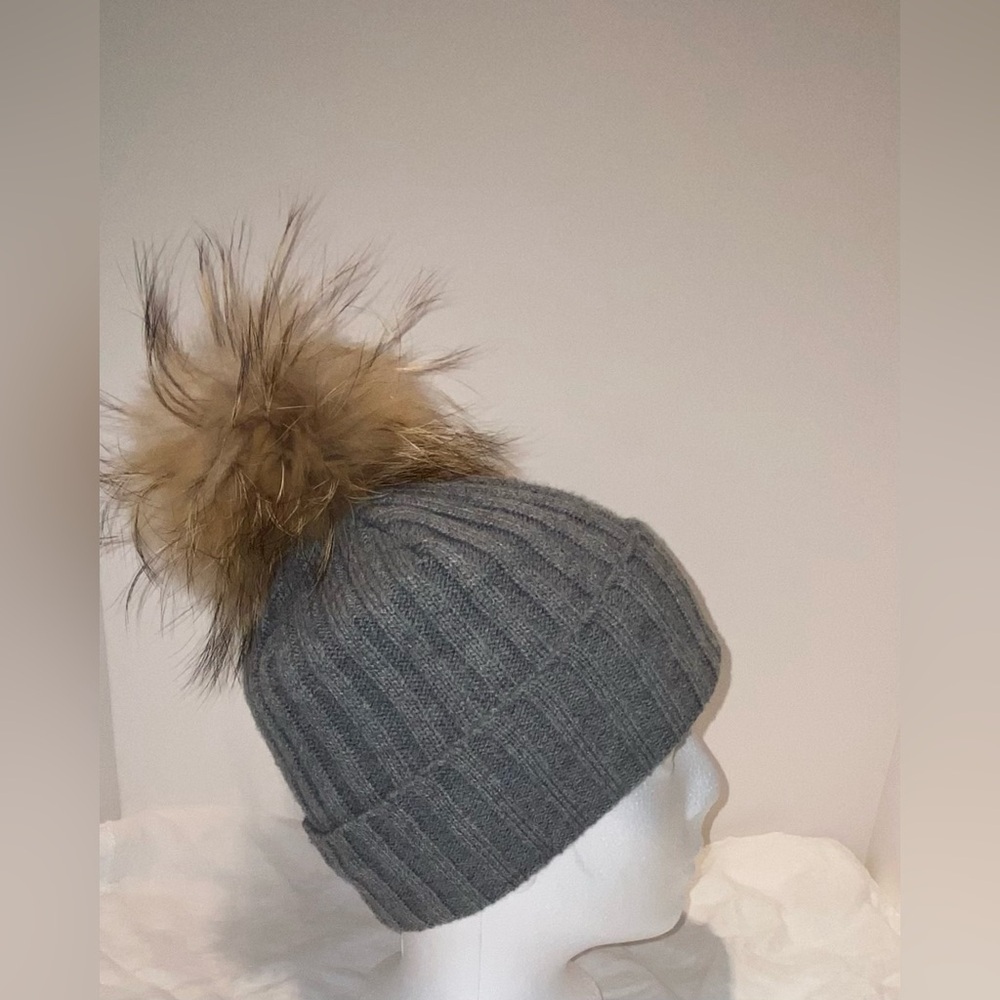 CHAOS gray winter hat ribbed knit‎ Toque with genuine fur pompom